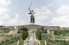 51 год назад, в 1967 году, состоялось торжественное открытие памятника-ансамбля «Героям Сталинградской битвы» на Мамаевом кургане
