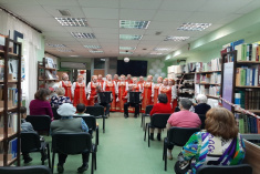 Народный хор русской песни имени Геннадия Цыбульского выступил в специальной библиотеке